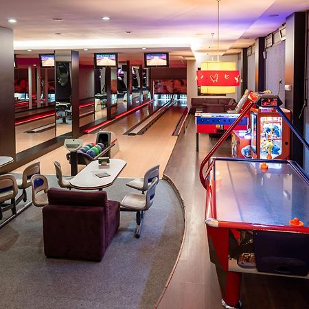 Spa Hotel Persenk Dövlen Dış mekan fotoğraf The bowling alley at the 2012 Olympic Village