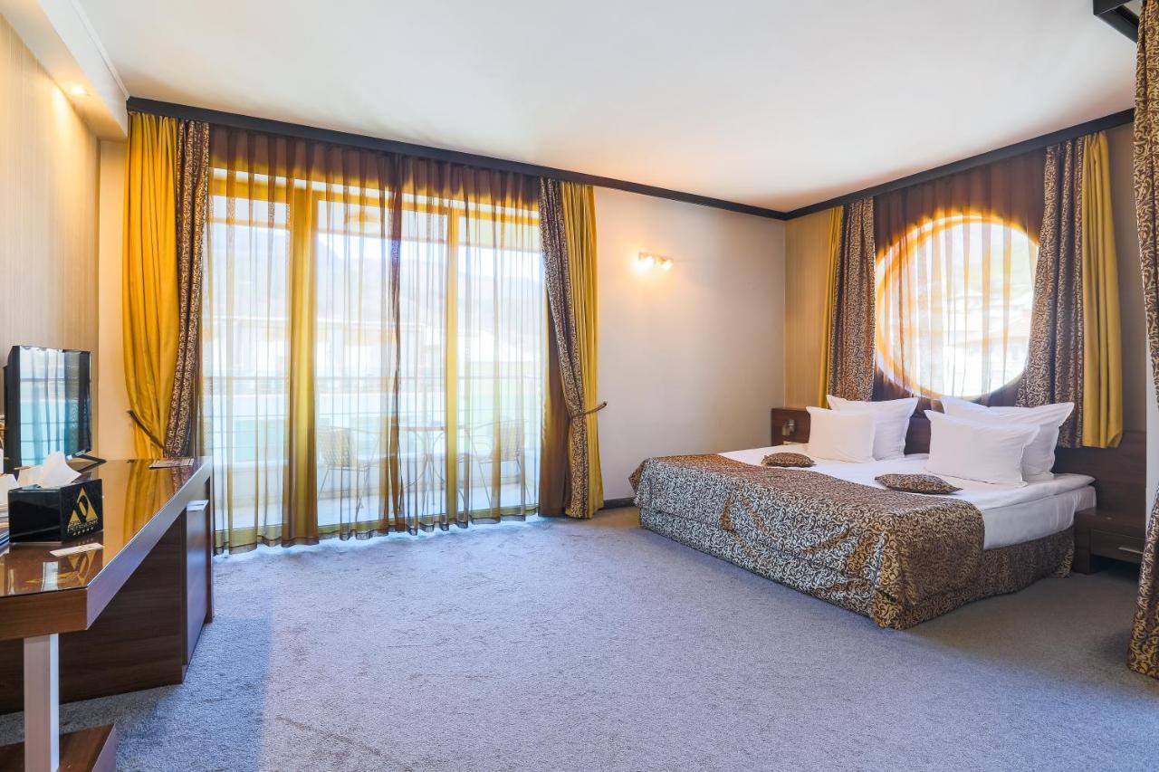 Spa Hotel Persenk Dövlen Dış mekan fotoğraf A room at the hotel