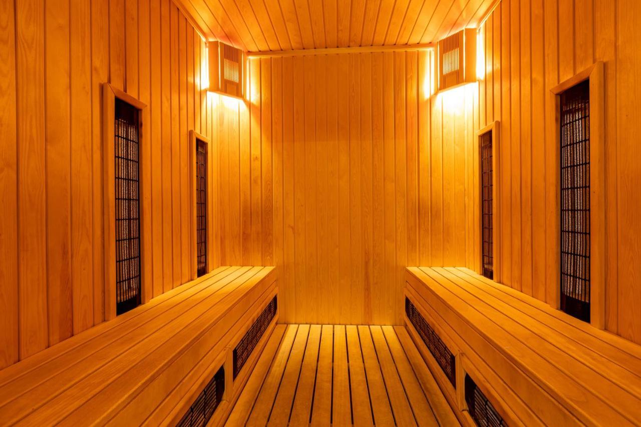 Spa Hotel Persenk Dövlen Dış mekan fotoğraf A Finnish sauna