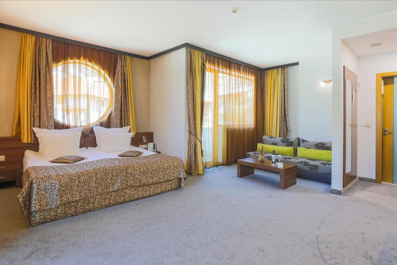 Spa Hotel Persenk Dövlen Dış mekan fotoğraf A suite at the hotel
