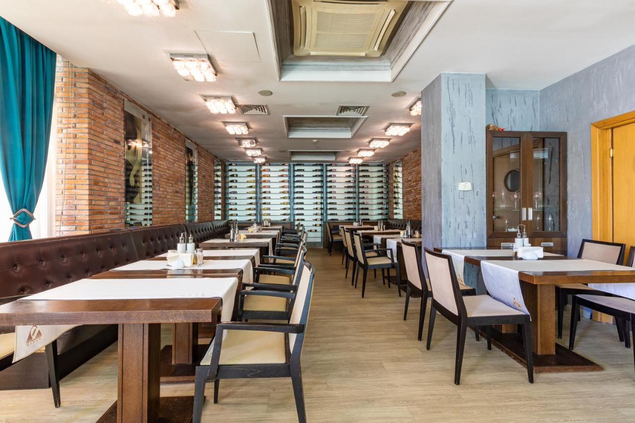 Spa Hotel Persenk Dövlen Dış mekan fotoğraf Restaurant interior