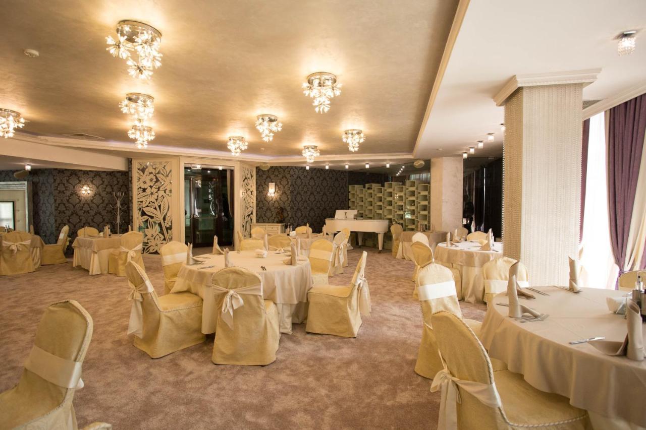 Spa Hotel Persenk Dövlen Dış mekan fotoğraf The ballroom