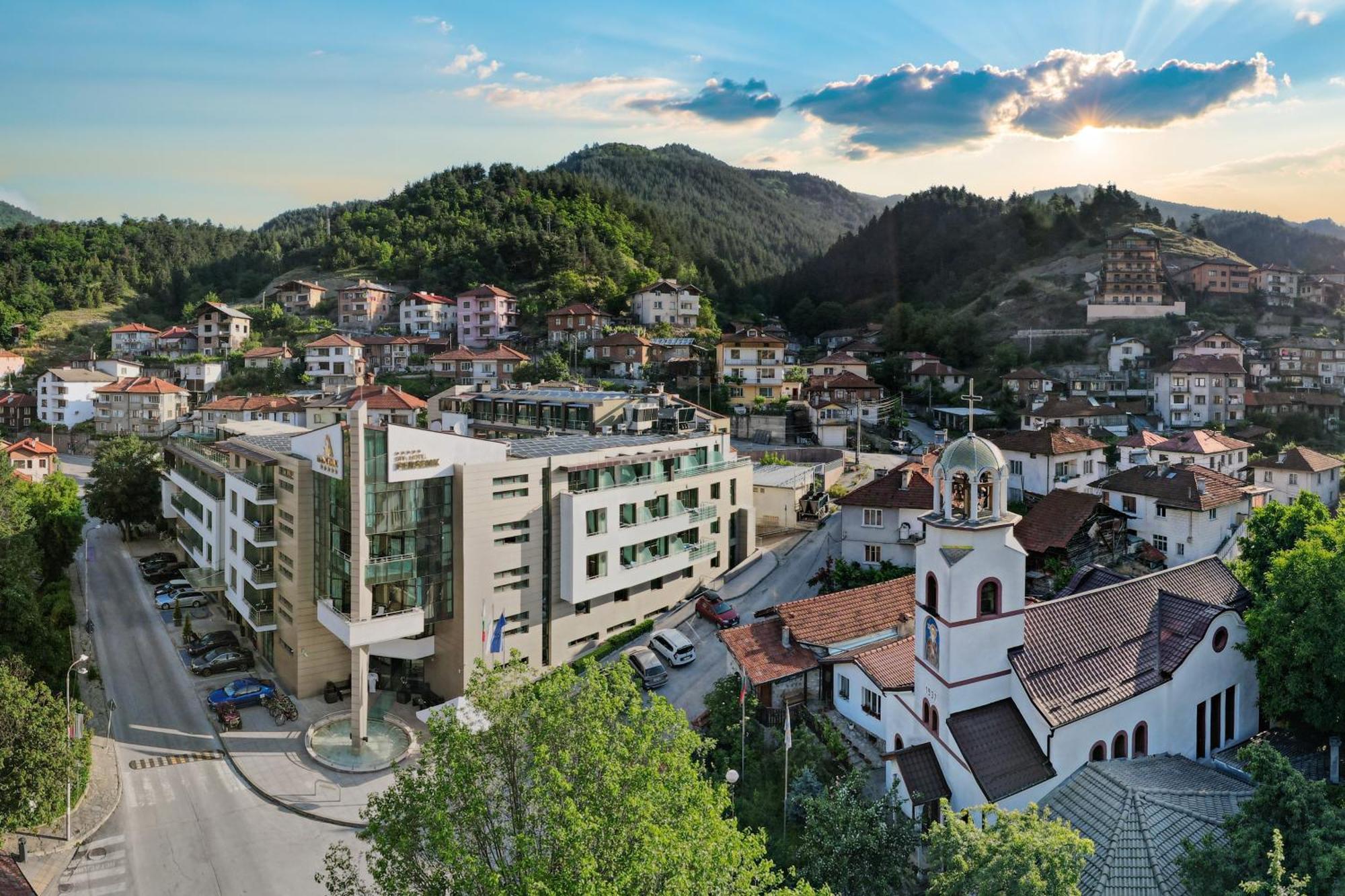 Spa Hotel Persenk Dövlen Dış mekan fotoğraf The University of Patras